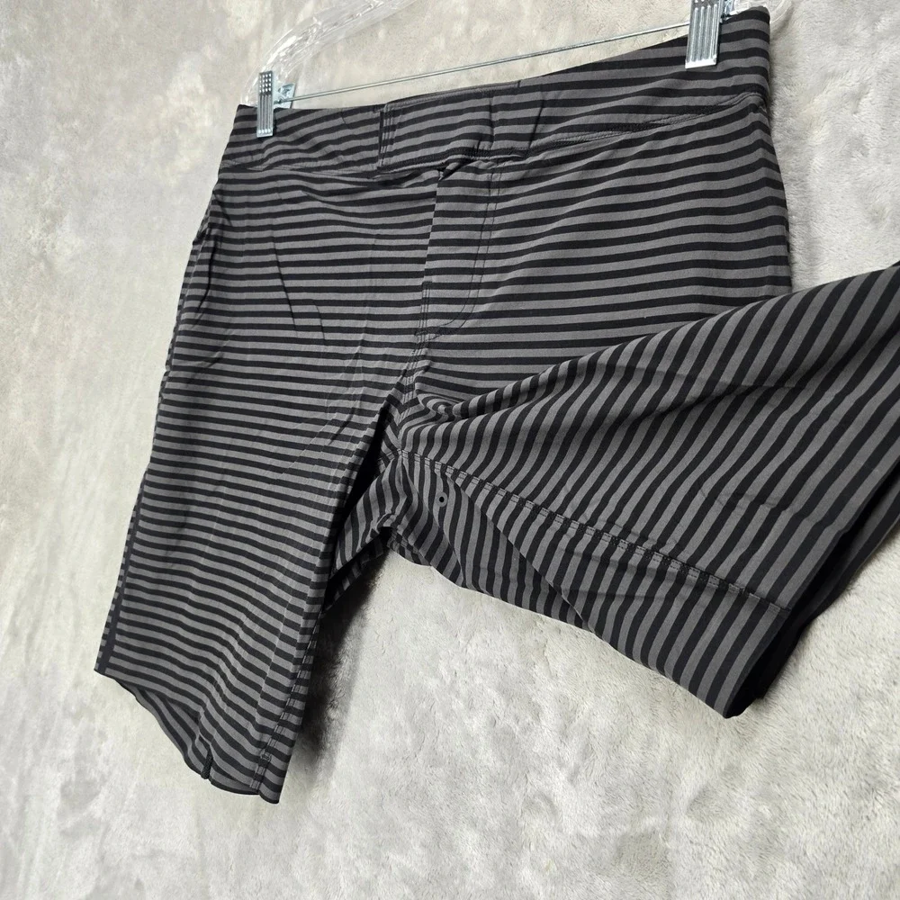 Lululemon Mens Current State Board Shorts Striped Black Grey Size 34 Swim Trunks
